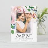 Chic Floral Bouquet mit Brush Script Zwei Fotos Save The Date (Stehend Vorderseite)