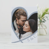 Chic Foto Heart Dusty Blue Wedding Einladung (Stehend Vorderseite)