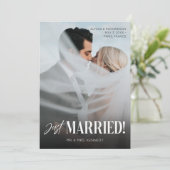 Chic Foto & Just Married Typografy Einladung (Stehend Vorderseite)