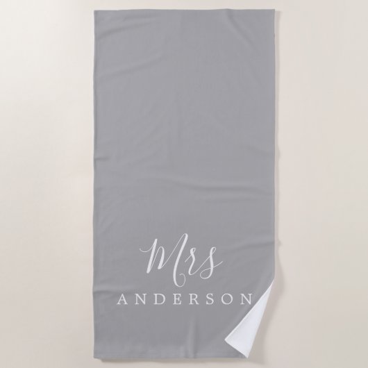 Chic Future Mrs. Gray Monogram Strandtuch (Vorderseite)
