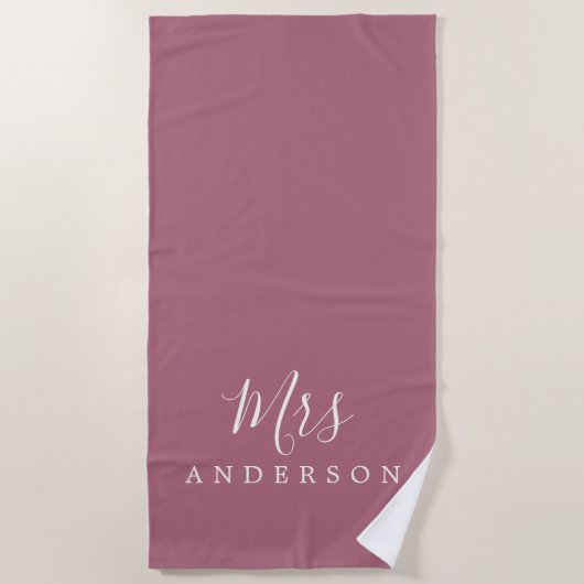 Chic Future Mrs. Lila Cassis Monogram Strandtuch (Vorderseite)