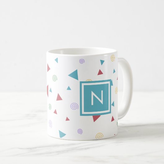 Chic Geometric Triangle und Wirbel Monogram Kaffeetasse (VorderseiteRechts)