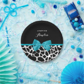 Chic Giraffe Print Aqua Blue Ribbon Bow mit Namen Pappteller (Party)