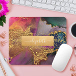 Chic Glam Aquarell Gold lila blau grün Mousepad<br><div class="desc">Ein funkelnd, Imitat goldfarbenes Band mit dem Schrifttypografiennamen überlagert einen reichen, goldfarbenen, marineblau, Jägergrün, rosa und lila Aquarellhintergrund auf diesem eleganten, trendigen, gürlichen individuelle Name Mousepad. Macht jedes Mal, wenn Sie es benutzen, eine elegante und stilvolle Aussage. Ein großartiges Geschenk für einen Freund und auch für dich! Geben Sie einfach...</div>