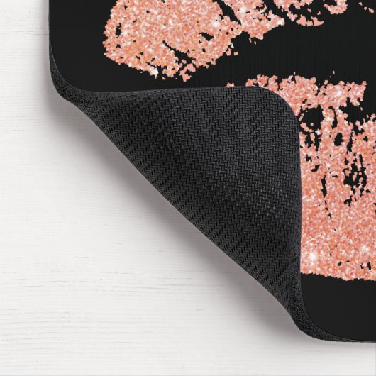 chic Glitter Effect Rose-Gold Lips Black Mousepad (Ecke)