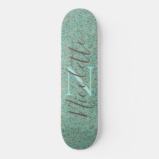 Chic Glittery Feathers Monogram Skateboard (Vorderseite)