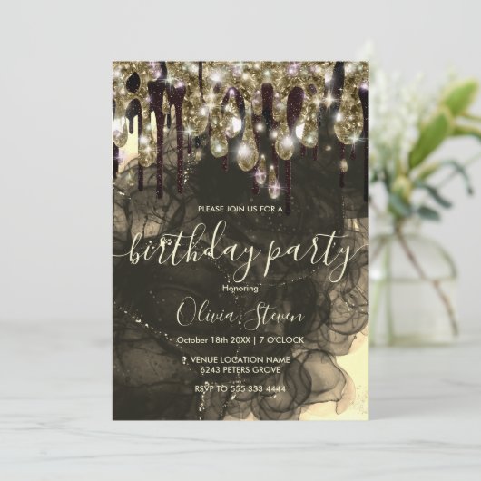 Chic gold Black Drippings Glitzer Monogramm Einladung (Stehend Vorderseite)