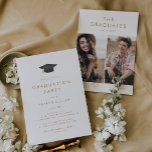 Chic Gold Grad Cap Foto Double Graduation Party Einladung<br><div class="desc">Dieses schicke Gold Grade Foto mit Doppelabschluss-Party lädt zu einem modernen Party im Freien ein. Das schlichte Design zeichnet sich durch die klassische Weißgold- und Gelbgold-Typografie mit einem schwarz-goldfarbenen Abschluss aus. Wirf ein Party für 2 Absolventen. Personalisieren Sie den Rücken mit einem Foto jedes Abschlusses und ihrer Schule.</div>