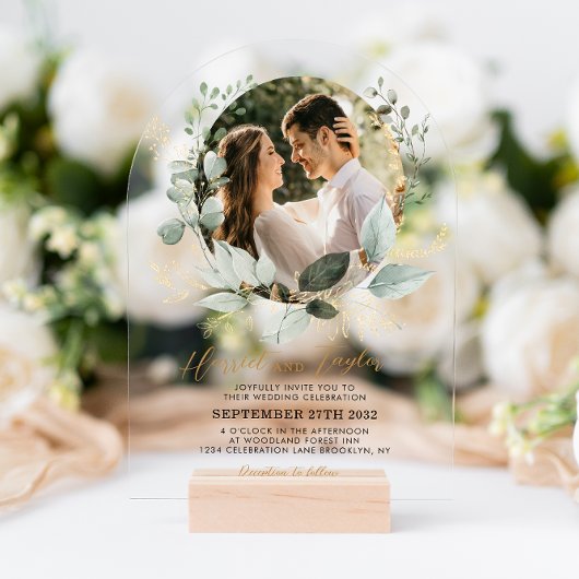 Chic Gold Greenery Eucalyptus Photo Wedding Arch Acryleinladungen