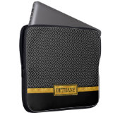 Chic Gold Name und Black Greece Key Pattern Laptopschutzhülle (Vorne Rechts)