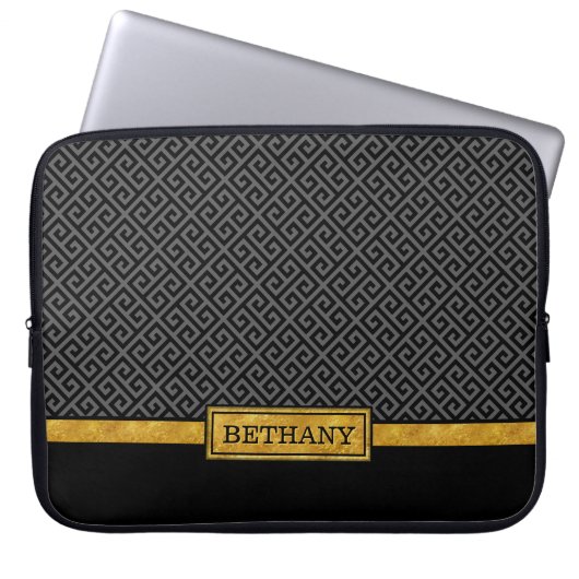 Chic Gold Name und Black Greece Key Pattern Laptopschutzhülle (Vorderseite)