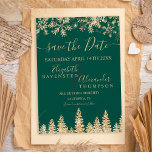 Chic gold Schneekiefer grün Weihnachten Save The Date<br><div class="desc">Zeit,  um Ihr winterliches Hochzeitssmotiv zu feiern,  mit diesem goldgelben Glitzer-Schneeflocken-Glitzern und dem schicken Pinienwald des Glitzer auf einem eleganten,  dunkelgrünen Hintergrund,  mit einem modernen coolen Drehbuch Schriftart Typografie. Eine schicke und elegante Hochzeitskarte Save the Date.</div>