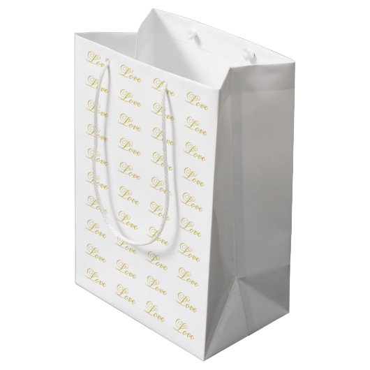 Chic Gold Script White Liebe Hochzeitkalligrafie Mittlere Geschenktüte (Rückseite Schrägansicht)