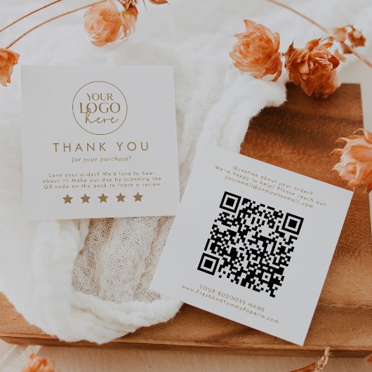 Chic Gold Typografy Logo QR Code Verlass A Review Quadratische Visitenkarte