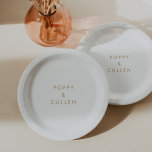 Chic Gold Typografy Wedding Cake Paper Teller<br><div class="desc">Diese schicken goldfarbenen Hochzeitskuchenpapier-Teller sind perfekt für eine moderne Hochzeit. Das einfache Design besticht durch klassisch minimalistische Gold- und Weißtypografie mit einem rustikalen Bohhustengefühl. Anpassbar in jeder Farbe. Behalt das Design minimal und elegant, wie es ist, oder personalisiere es durch Hinzufügen von eigenen Grafiken und Kunstwerken. Diese Teller sind ideal...</div>