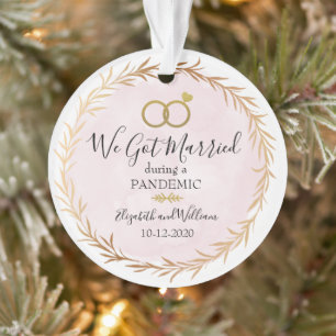 Chic Gold Verheiratet während Pandemie-Foto Weihn Ornament