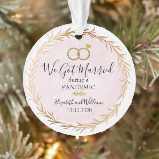 Chic Gold Verheiratet während Pandemie-Foto Weihna Ornament