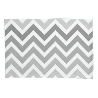 Chic graues Zickzack Ombre Zickzack-Muster Kissenbezug