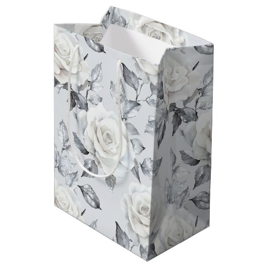 Chic Gray Silver White Floral Wedding Mittlere Geschenktüte (Rückseite Schrägansicht)