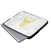 Chic Gray Yellow White Marble Script Name Monogram Laptopschutzhülle (Vorne Knopf)