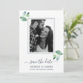 Chic Green Foliage Dark Blue Foto Save the Date Einladung (Stehend Vorderseite)