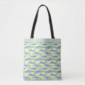 Chic Green & Gray Narwhal Allover Print Tasche (Vorderseite)