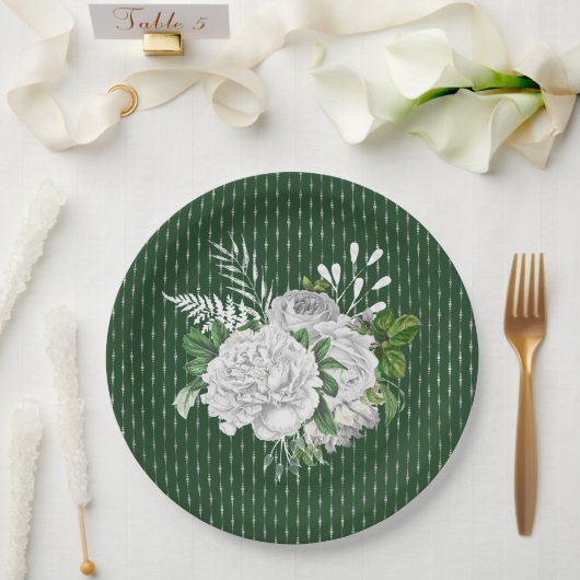 Chic Green White Roses Floral Pappteller (Hochzeit)
