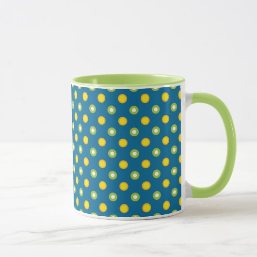 Chic Green Yellow Polka Dots auf Blue Ringer Tasse (Rechts)