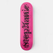 Chic Grunge Black and Pink Skateboard (Vorderseite)