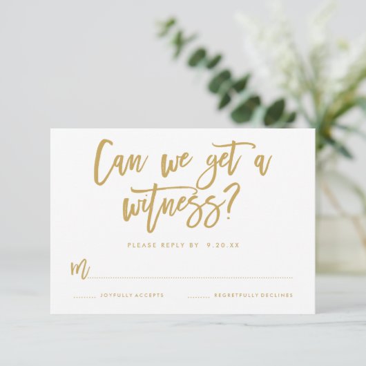 Chic Hand Letter Wedding RSVP Card in Gold (Stehend Vorderseite)