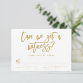 Chic Hand Letter Wedding RSVP Card in Gold Karte (Stehend Vorderseite)