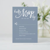 Chic Hand Letter Wedding RSVP Dusty Blue Karte (Stehend Vorderseite)