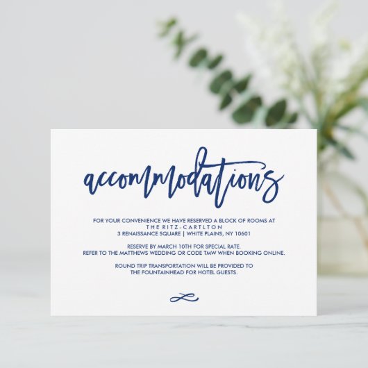 Chic Hand Lettered Wedding Accommodation Card Navy Begleitkarte (Stehend Vorderseite)