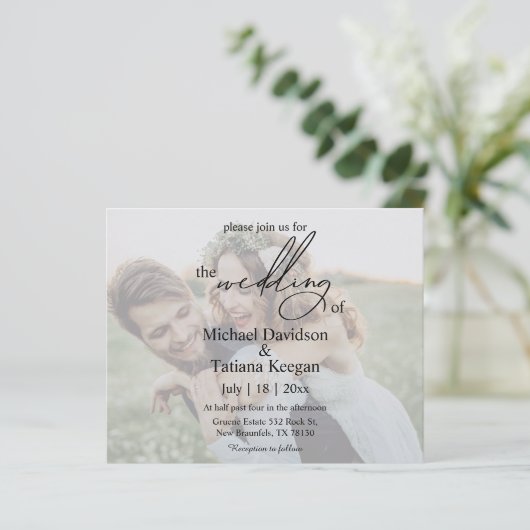 Chic Handwriting Ehepaar Foto Hochzeit Einladung (Stehend Vorderseite)