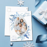 Chic Happy Hanukkah Blue Botanical Family Foto Feiertagspostkarte<br><div class="desc">Schöne,  blaue Aquarellfarben botanische Blätter entstehen aus Ihrem vertikalen jüdischen Familienfoto für eine Happy Hanukkah. Personalisieren Sie diese schicke Chanukah Foto Postkarte.</div>