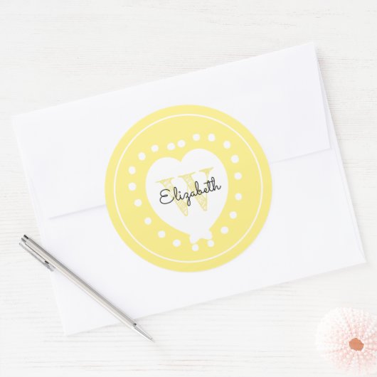 Chic Initial Letter Monogram Yellow White Heart Runder Aufkleber (Umschlag)
