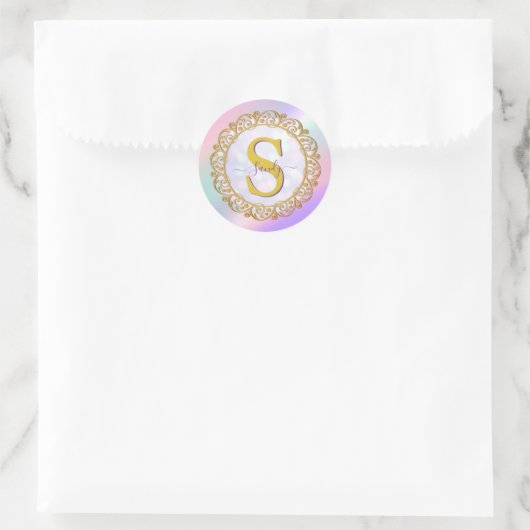 Chic Iridescent Initial mit Gold Scrollwork Runder Aufkleber (Tasche)