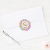 Chic Iridescent Initial mit Gold Scrollwork Runder Aufkleber (Umschlag)