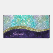 Chic iridescent lila Blue Imitats Glitzer Monogram Schreibtischunterlage (Vorderseite)