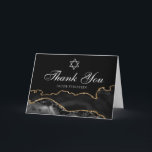 Chic Jewish Bar Mitzvah Black Gold Star von David Dankeskarte<br><div class="desc">Chic Black und Gold Magate schmückt die Seite dieser modernen Bar Mitzvah Dankeschön Karte. Passen Sie Ihren Namen unter dem Star of David an. Perfekte Karten für eine schicke,  stilvolle jüdische Familie,  die einen Jungen feiert,  der zur Tora gerufen wird.</div>