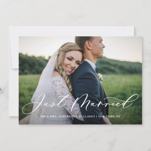 Chic Just Married Calligraphy Horizontal Foto Ankündigung (Vorderseite)