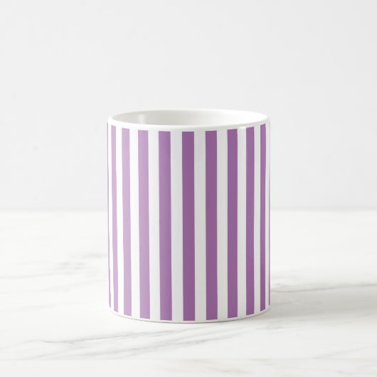 Chic Lavender Lila und weiß vertikal gestreift Kaffeetasse (Mittel)