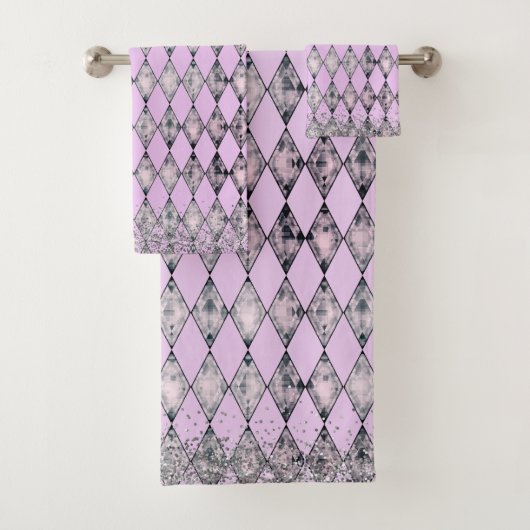 Chic Lavender Pink Glitzer Harlequin Badhandtuch Set (Insitu)