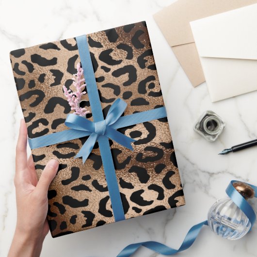 Chic Leopard Muster Black Bronze Monogram Geschenkpapier (Schenken)
