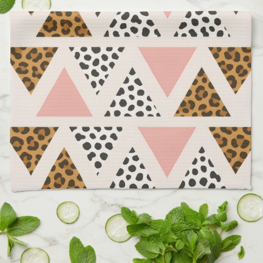 Chic Leopard & Pink Triangle Pattern Geschirrtuch (Gefaltet)