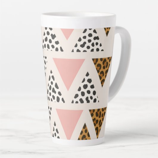 Chic Leopard & Pink Triangle Pattern Milchtasse (Rechte Ecke)