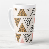Chic Leopard & Pink Triangle Pattern Milchtasse (Linke Ecke)