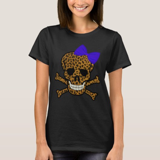 Chic Leopard Print Pirate Skull Blue Bow T-Shirt (Vorderseite)
