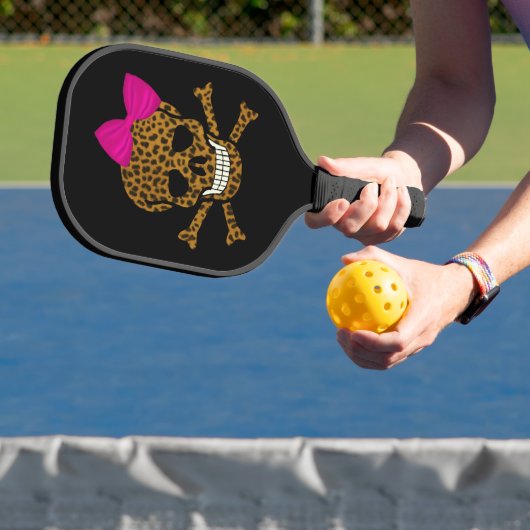 Chic Leopard Print Pirate Skull Pink Bow Pickleball Schläger (InSitu)