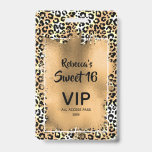 Chic Leopard Sweet 16. Geburtstag Einladung VIP Pa Ausweis<br><div class="desc">Eine elegante Goldfolie überlagert ein wildes Leopardenmuster auf diesem 16 . Geburtstag Geburtstagsparty-Einladungsausweis VIP auf einem einzigartigen Kunststoff-Abzeichen - mit oder ohne Lanyard. PASSENDE Artikel in unserer Sammlung.</div>